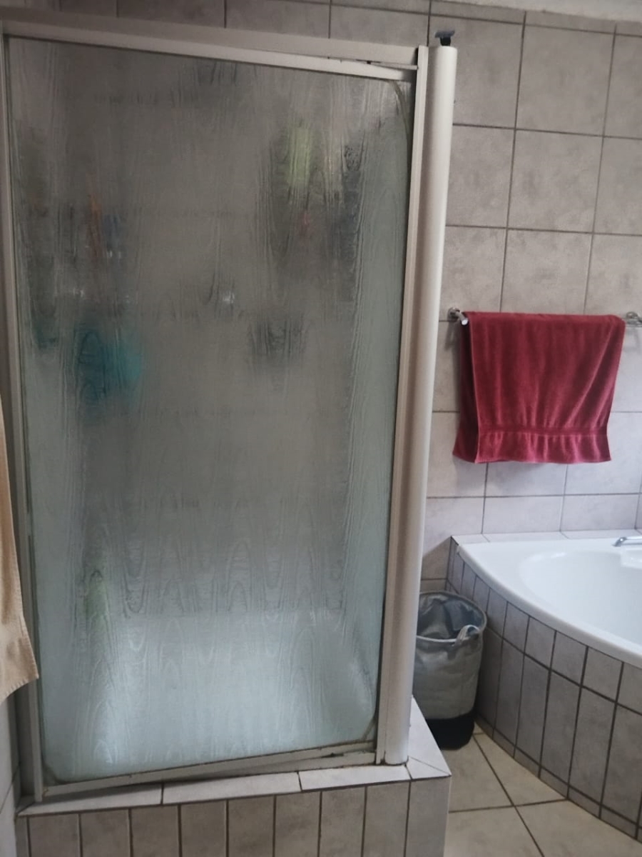 To Let 4 Bedroom Property for Rent in Schoemansville North West